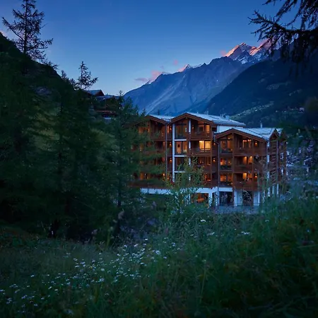 La Vue Luxury Living