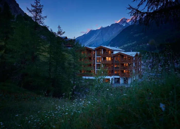 La Vue Luxury Living