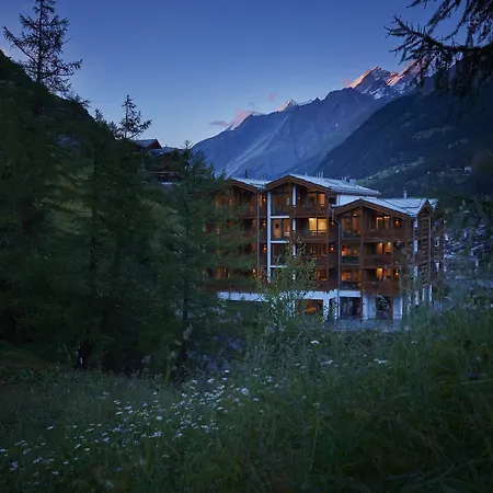 La Vue Luxury Living